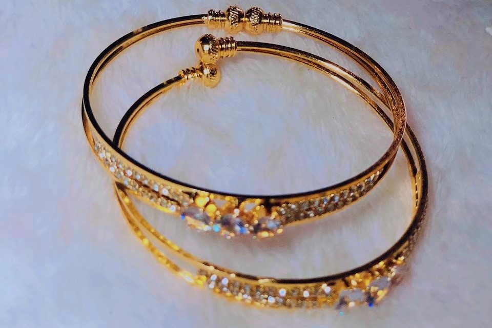 different styles of bracelets